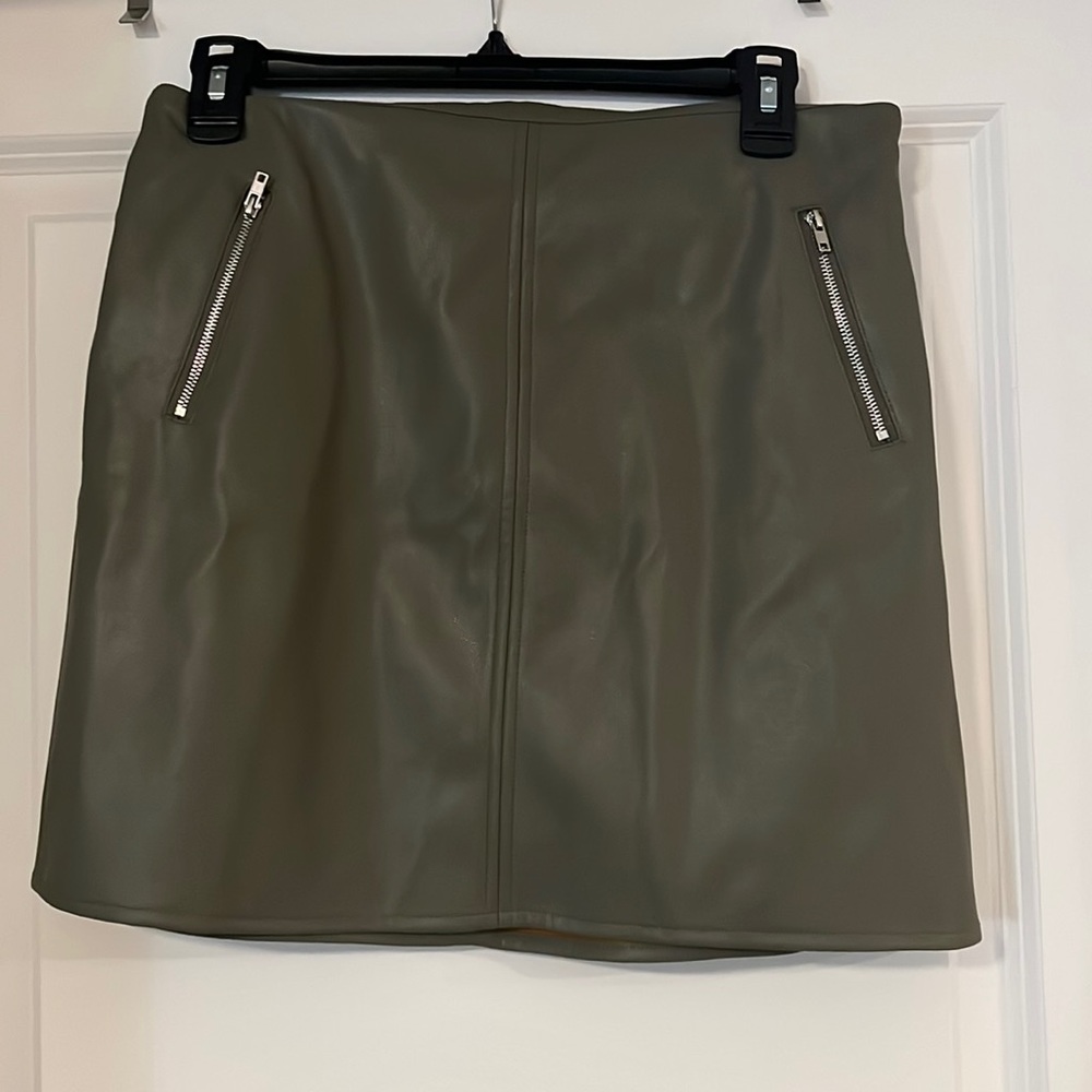 ✨LAST CHANCE✨ NWT Large Forever 21 Faux Leather Skirt